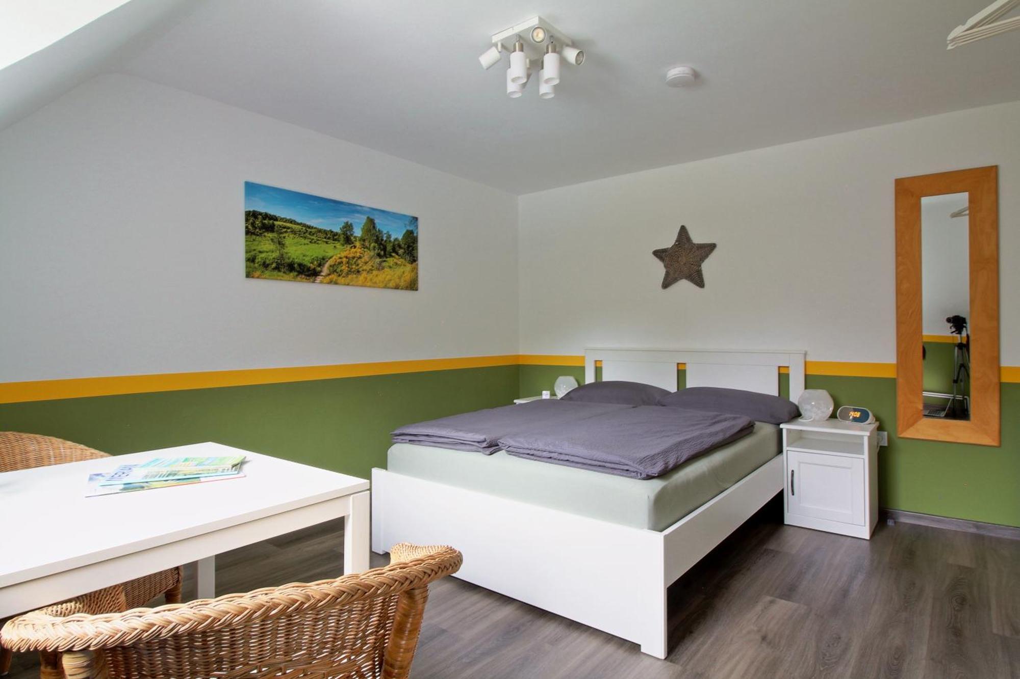 Toms Gästehaus Schleiden Zimmer foto