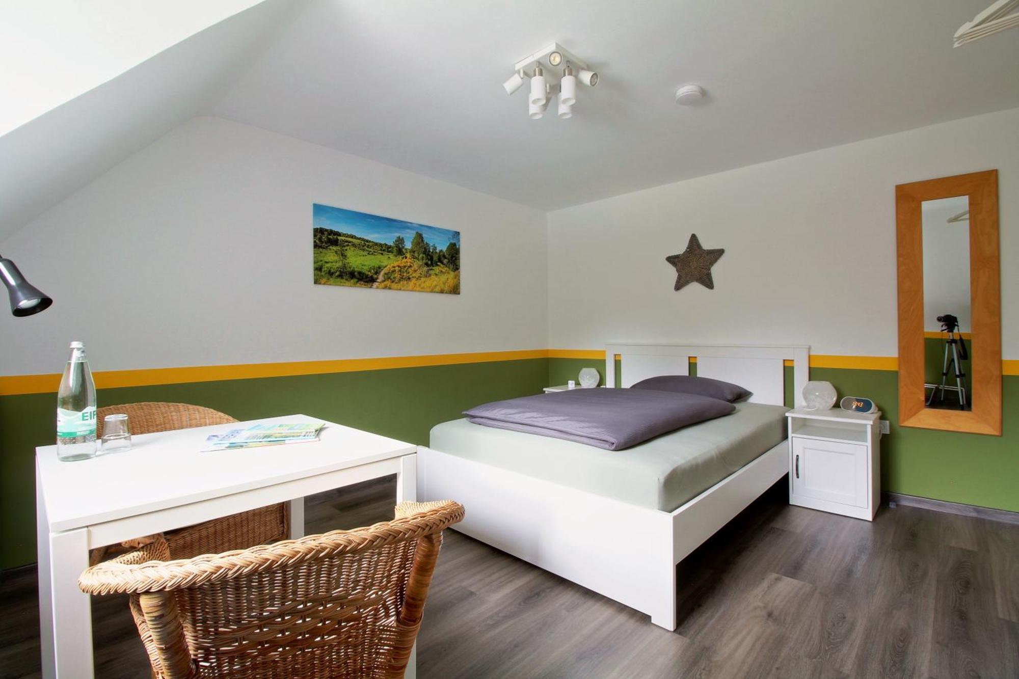 Toms Gästehaus Schleiden Zimmer foto